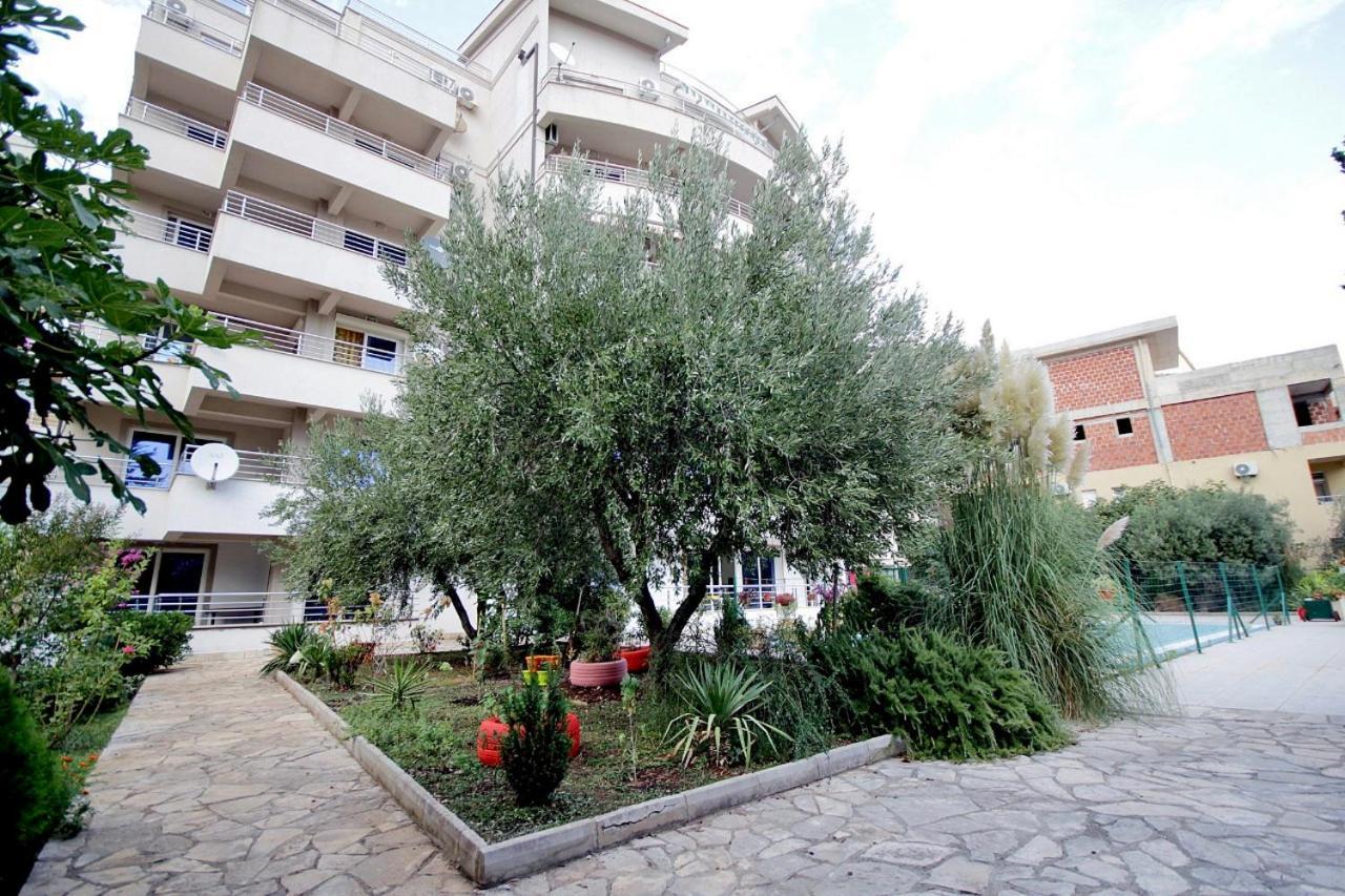 Blue Sky Apartment Petrovac na moru Exterior foto